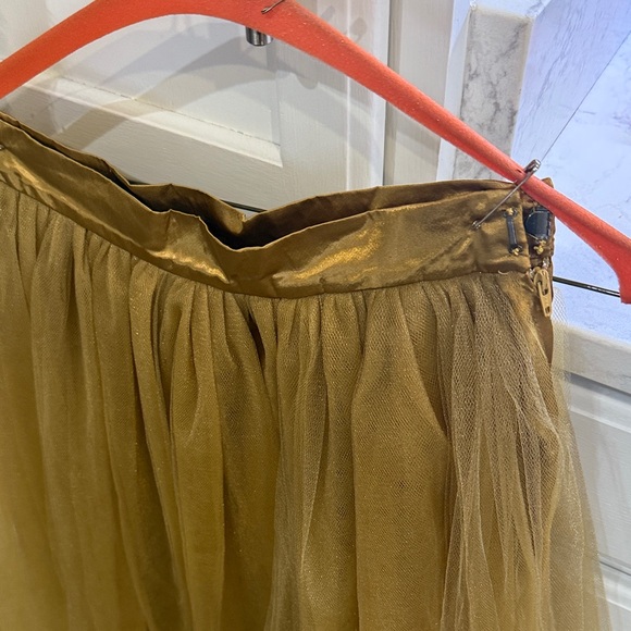 Elegant Gold Tulle Skirt & Women’s XS Small Sweater - Elegant & Adorable - Picture 5 of 5